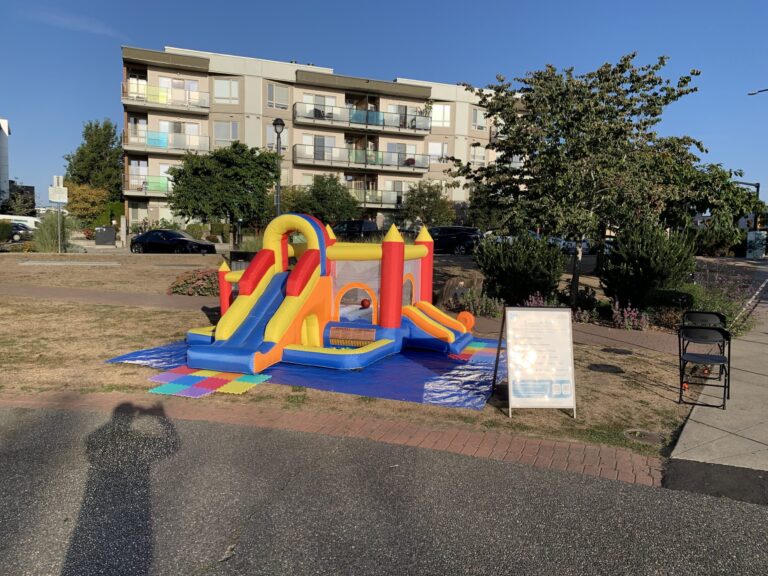 The Langley Party People bounce castle rental set up outdoors in Langley, BC The Langley Party People bounce castle rental set up outdoors in Langley, BC
