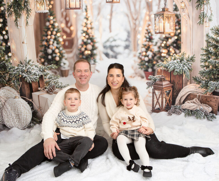 Vancouver Christmas Photographer 14 768x637